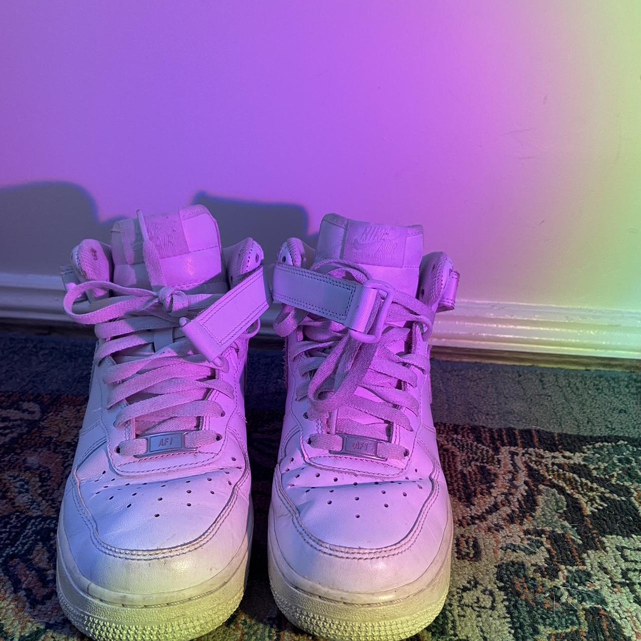 Nike Women's White Trainers Depop