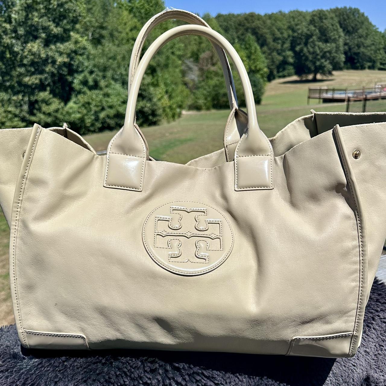 Tory burch tote with travel 2024 wristlet