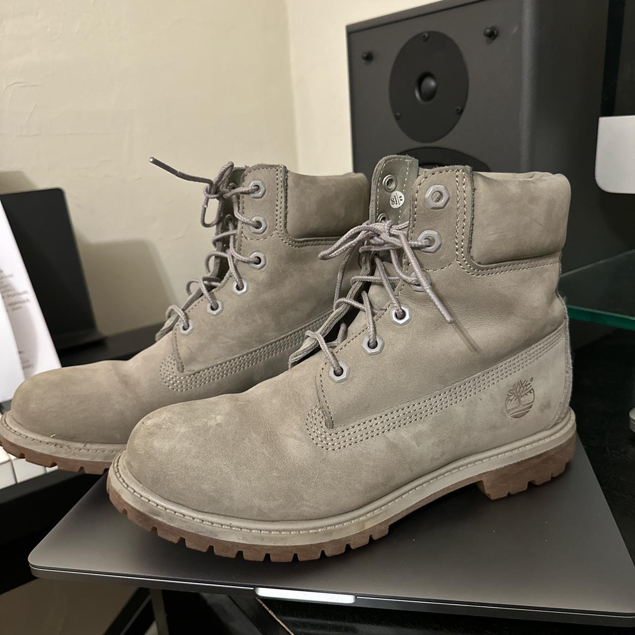 Light hotsell gray timberlands