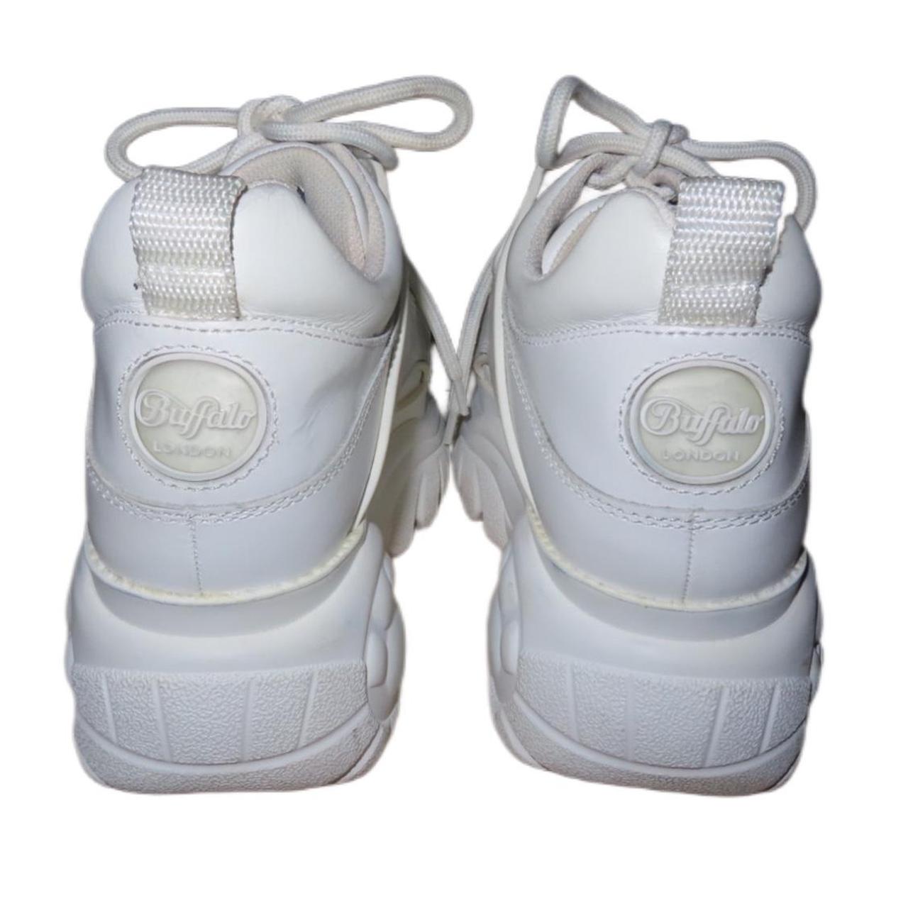 Buffalo London Women's White Trainers (3)