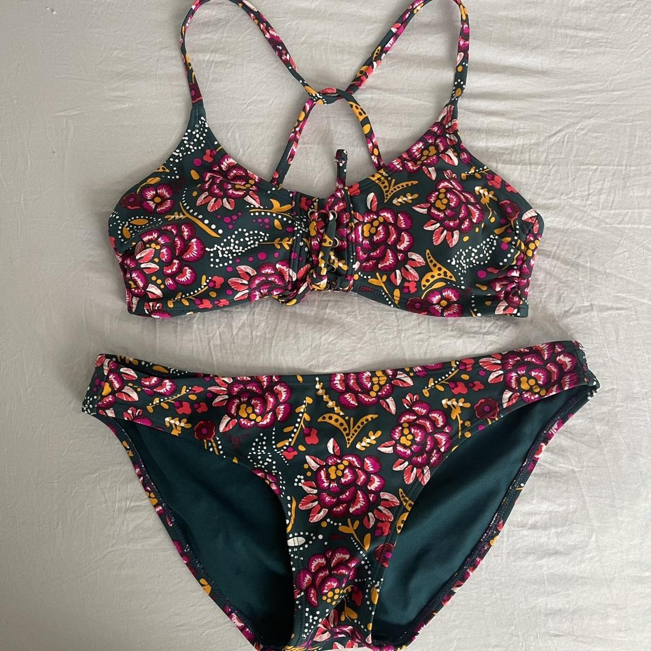 Xhilaration Women's Swimsuit-one-piece | Depop