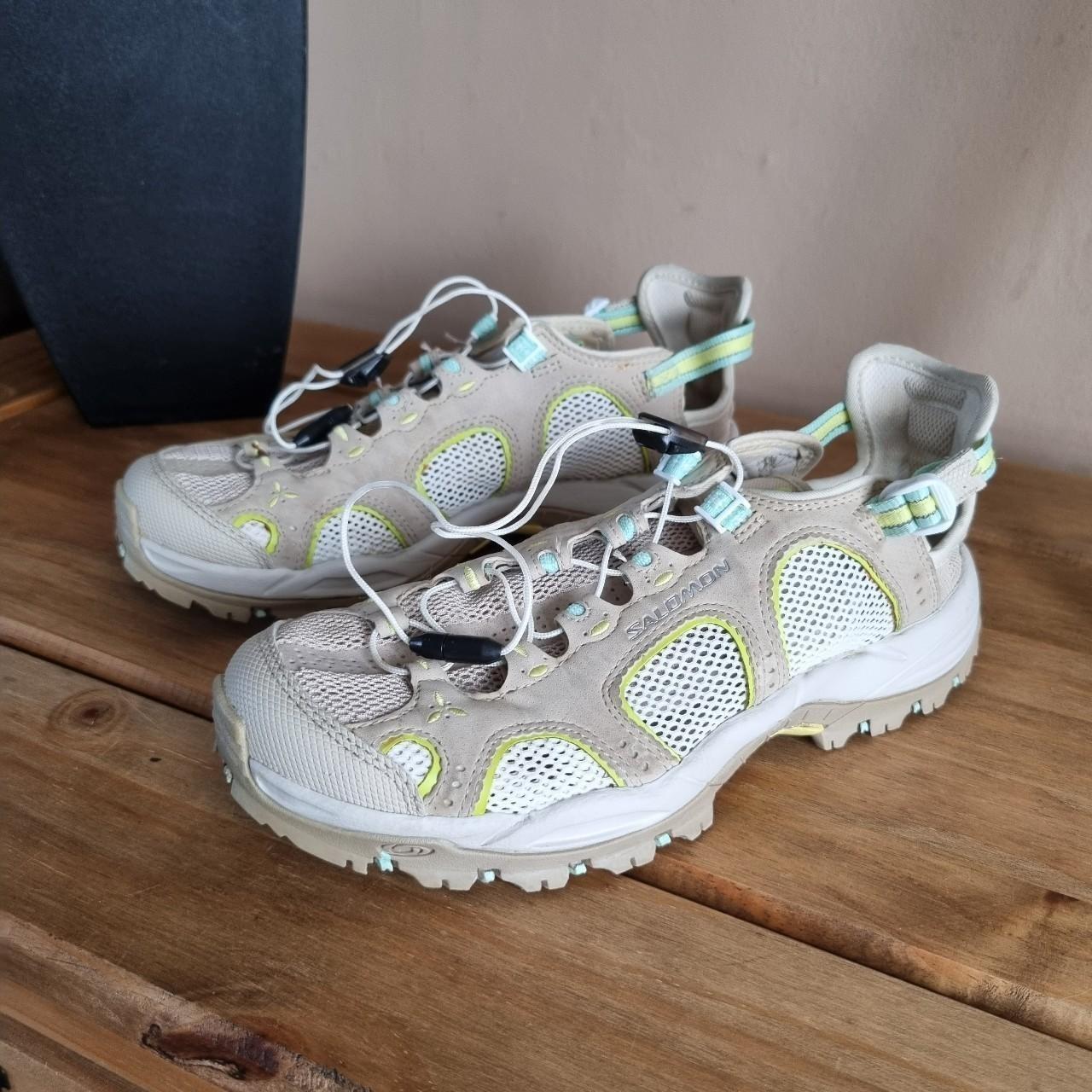 salomon walking trainers