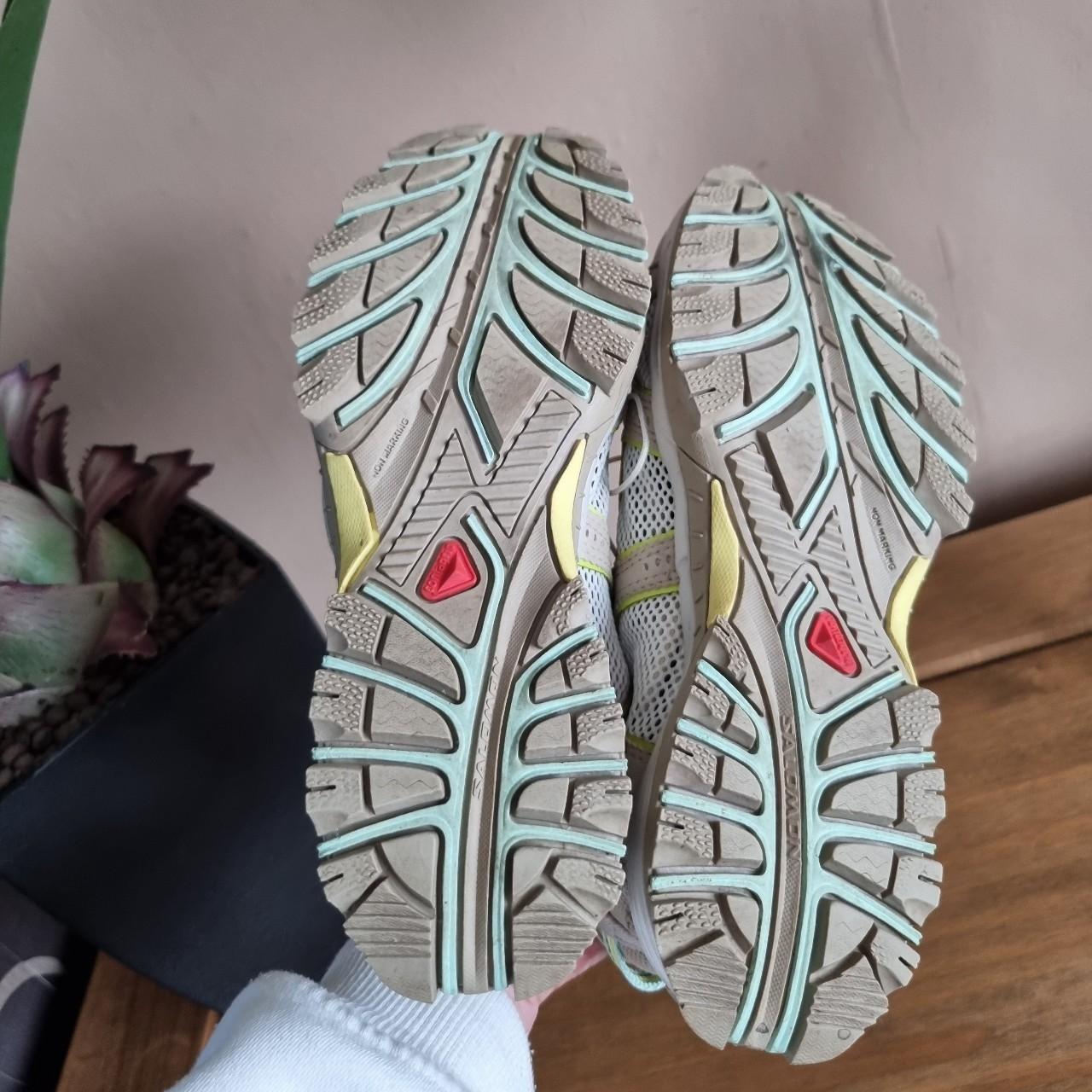 salomon walking trainers