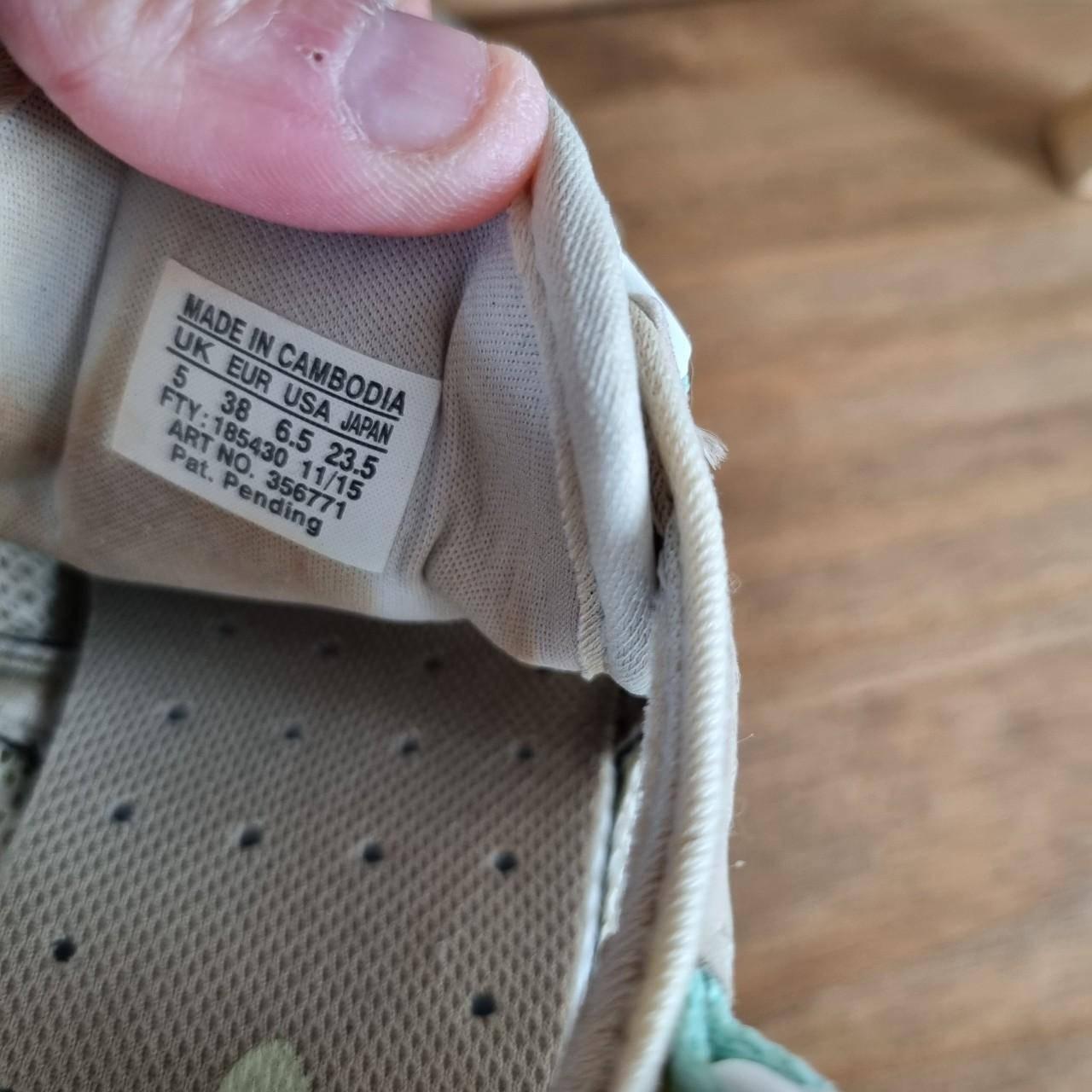 salomon walking trainers