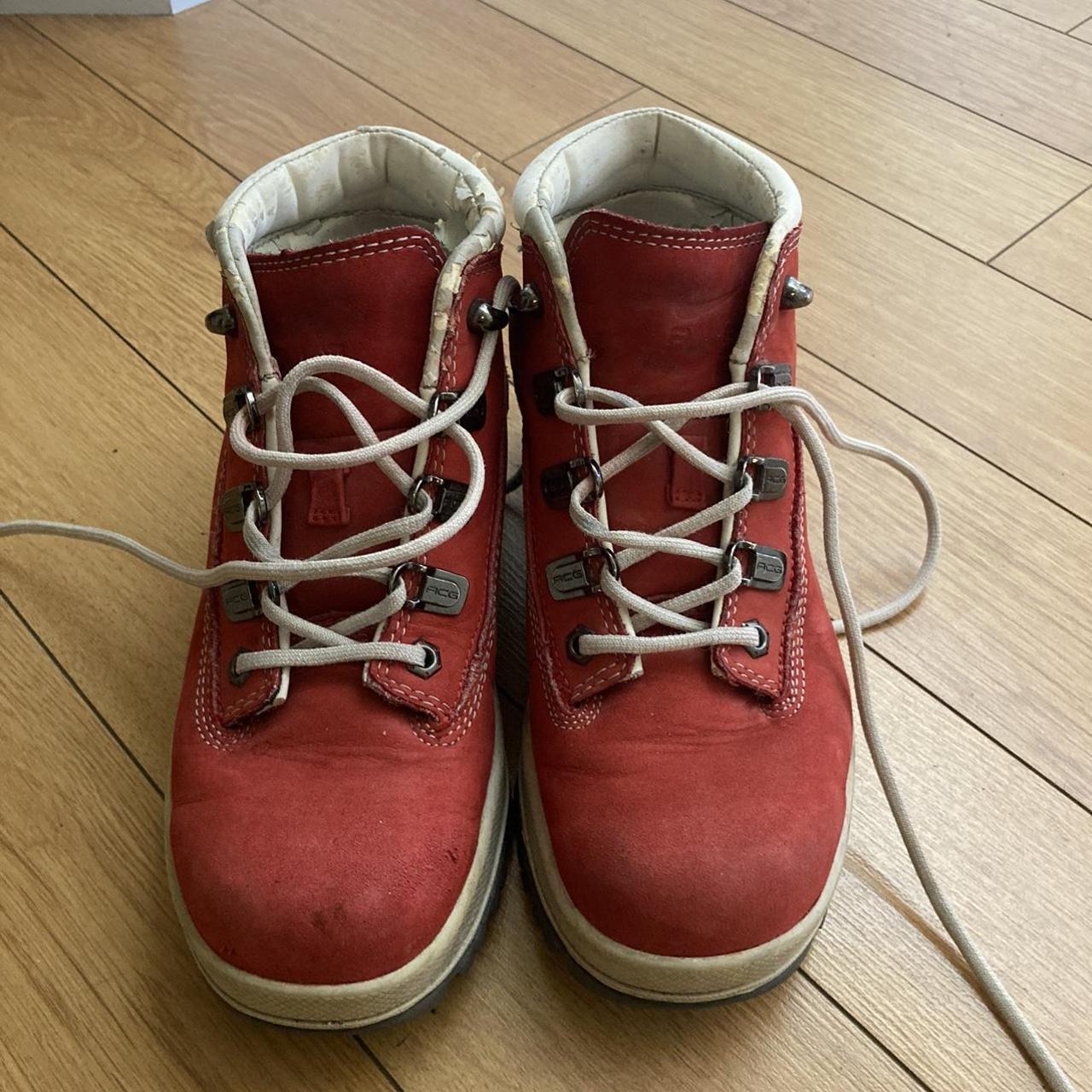 acg boots red