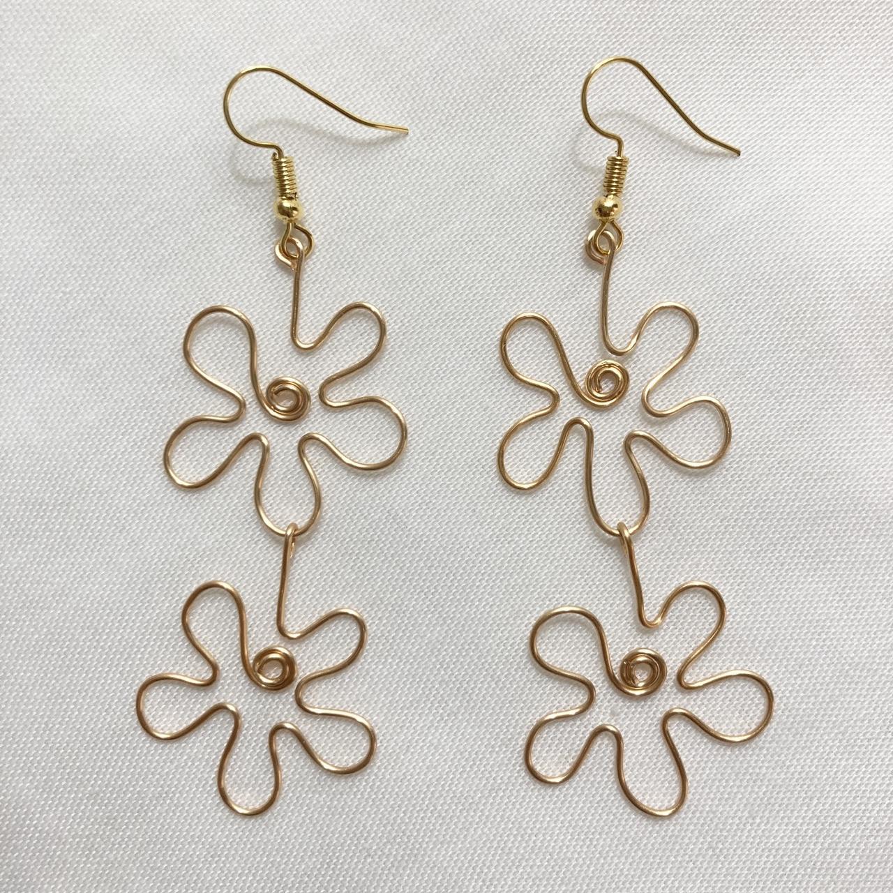 Gold Wire Flower Cloud Dangling Earrings Super... - Depop