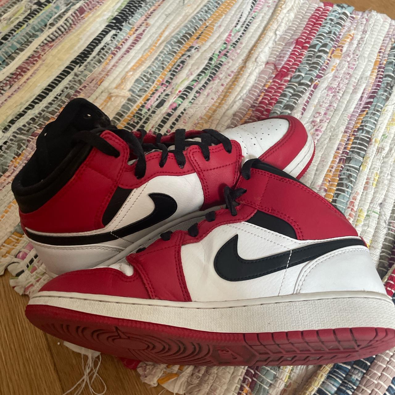 Jordan 1 Chicago mids size 5!!! Worn but still in... - Depop