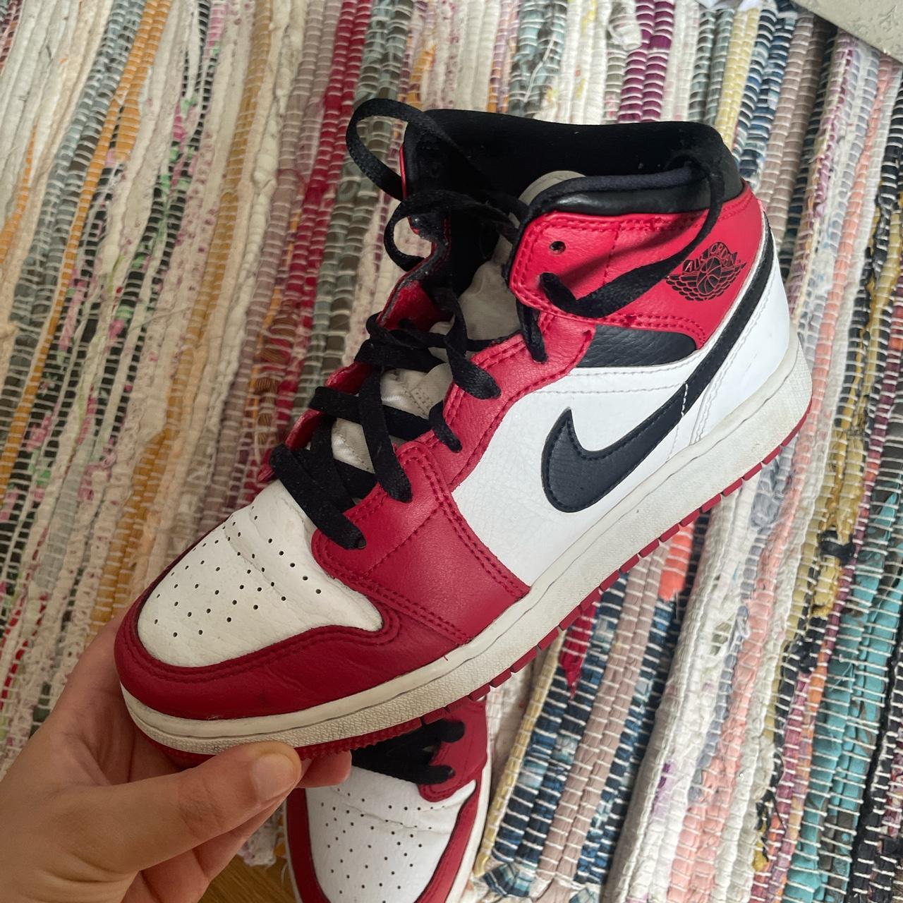 Jordan 1 Chicago mids size 5!!! Worn but still in... - Depop