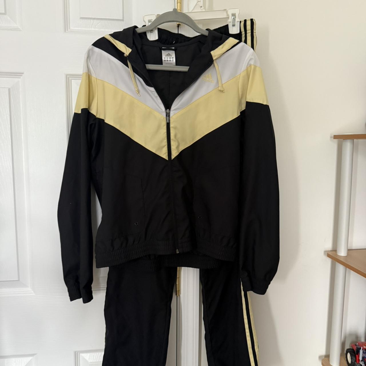 item listed by clovercloset