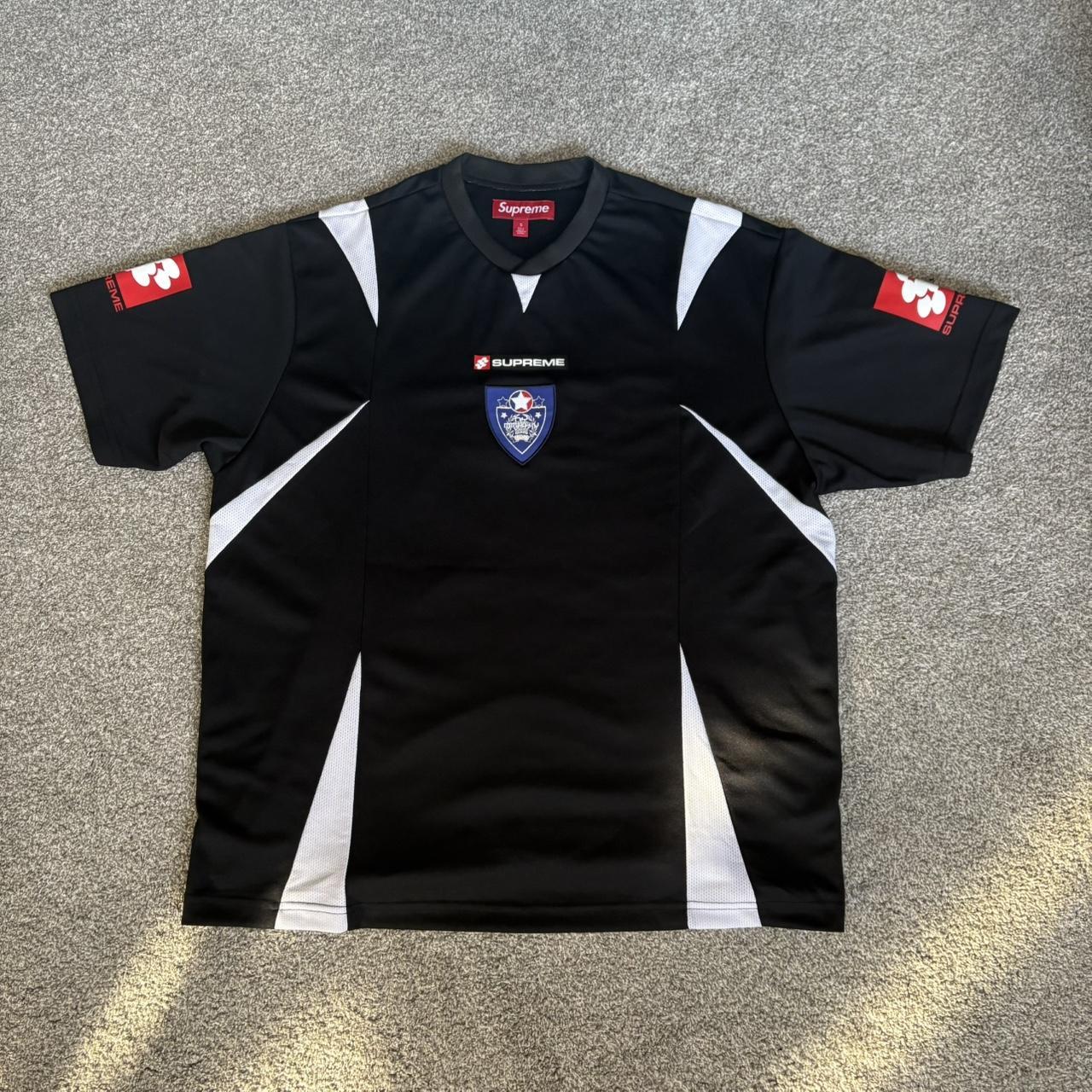 Lサイズ　Supreme Crest Soccer Jersey Black Supreme-Hooded-Soccer-Jersey-