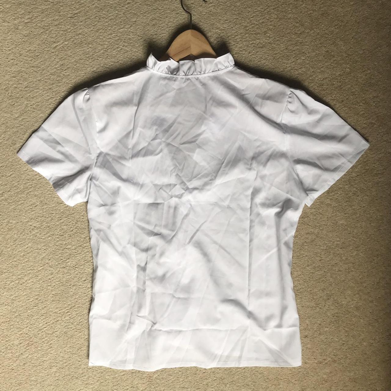 White blouse top Size XL but fits smaller (more a... - Depop