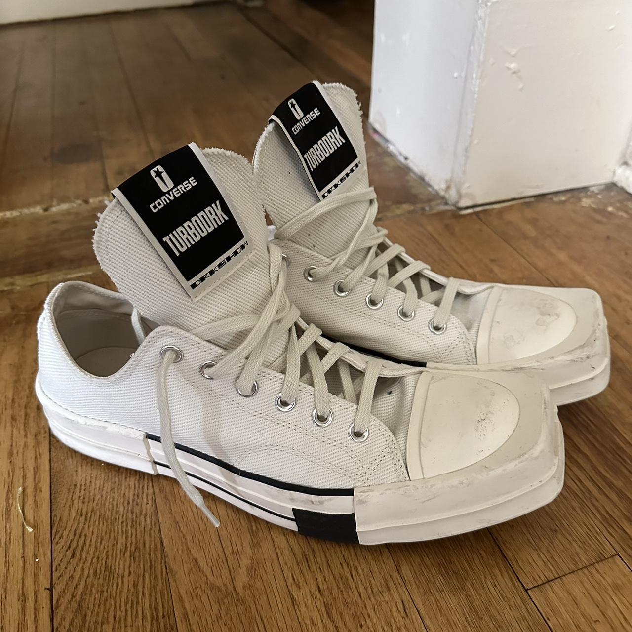 Converse Men's Cream and Black Trainers | Depop