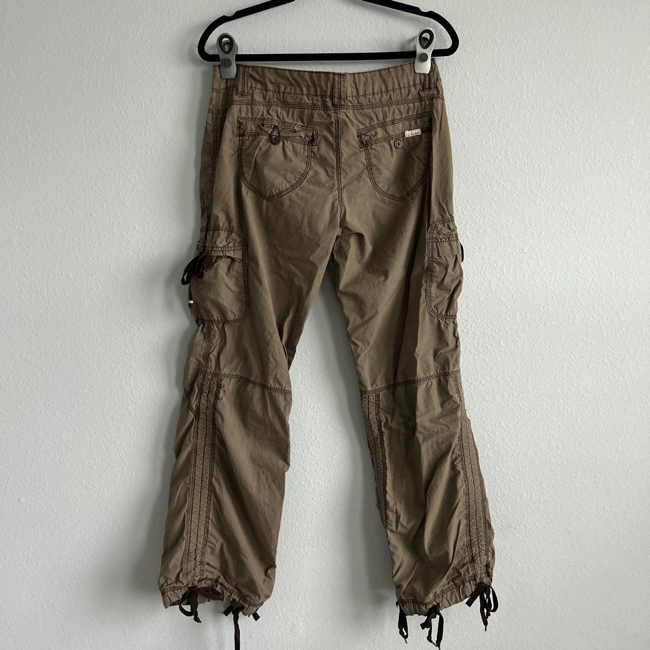 2000s low rise cargo pants by Union Bay. Cargo... Depop