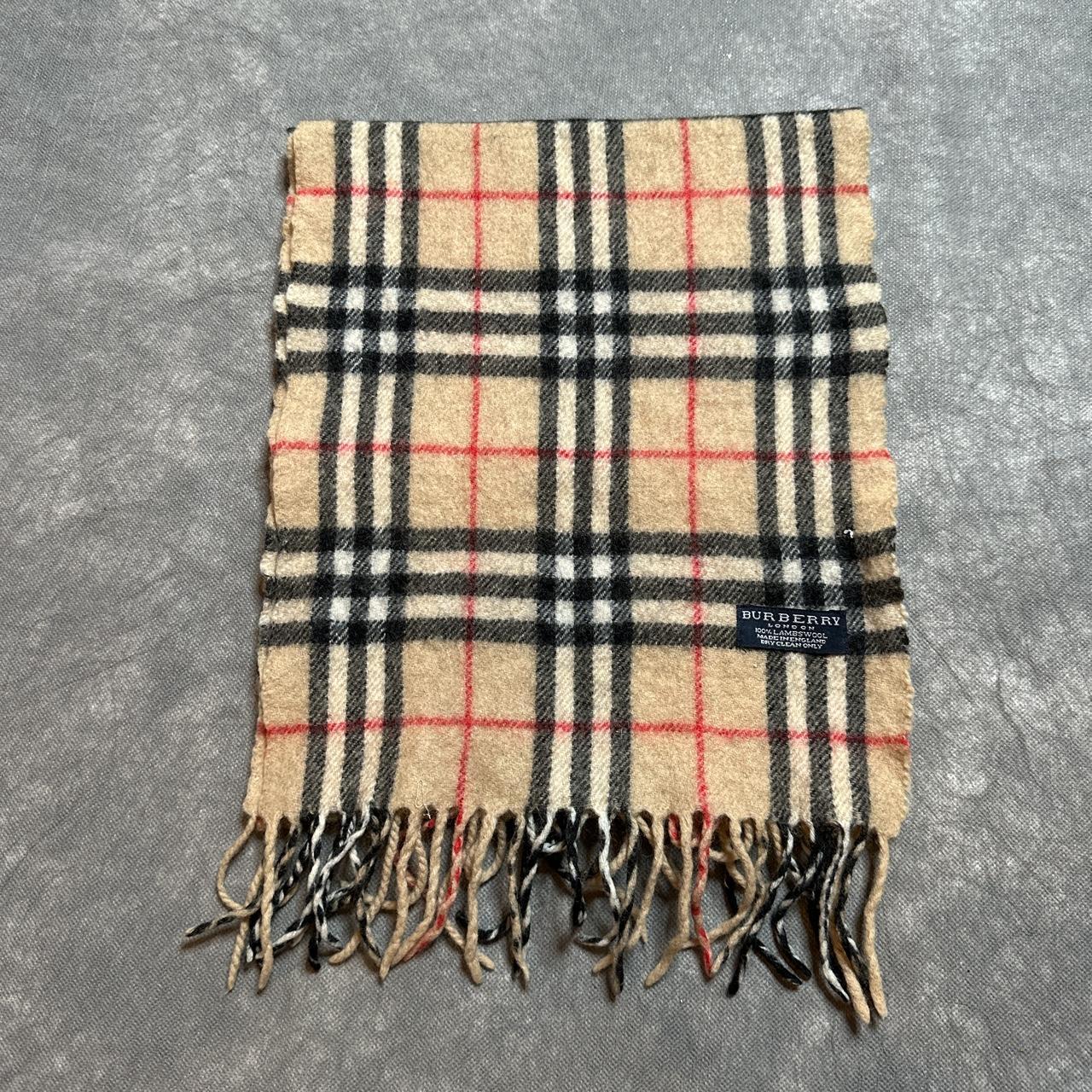 Burberry hotsell scarf depop