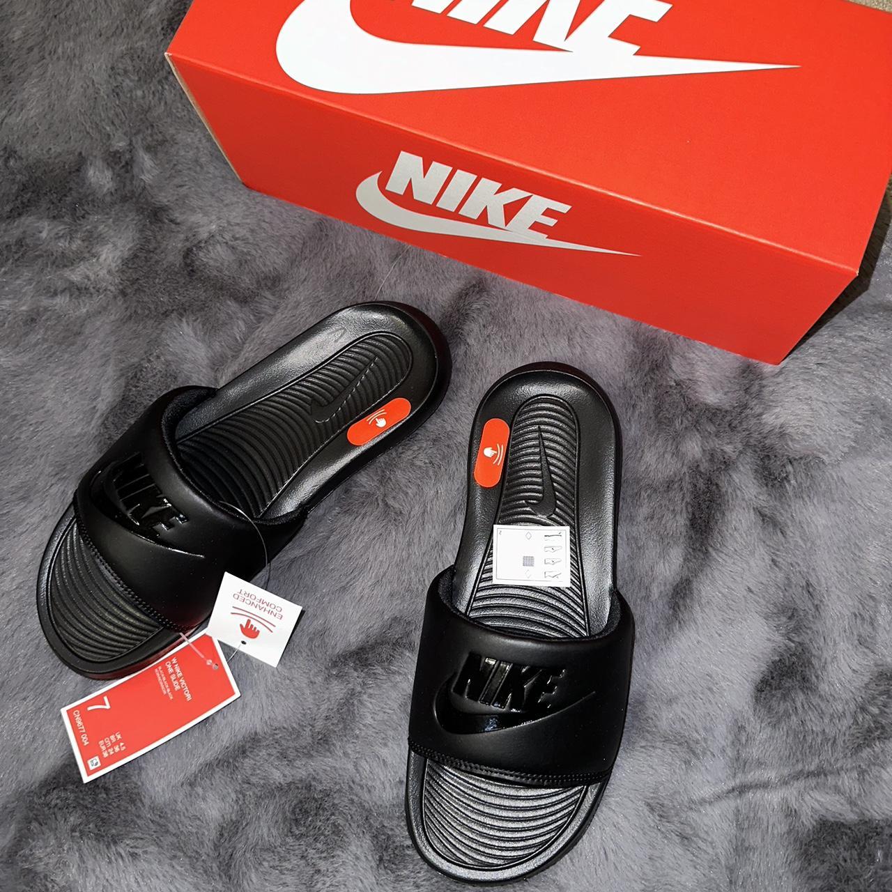 Nike black comfort sliders summer shoes Size 4.5