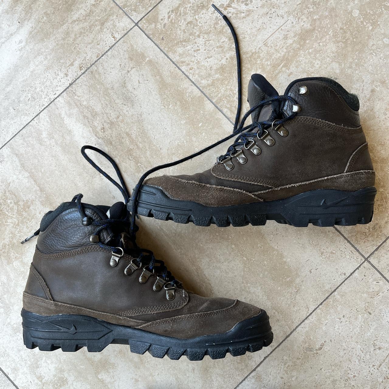 Nike ACG Men's Brown and Black Boots | Depop