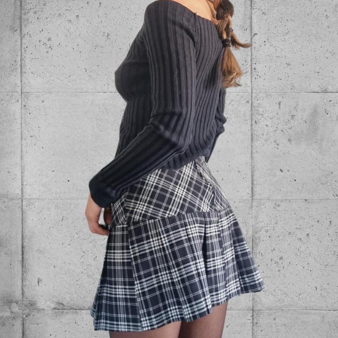 Black and white checkered skirt vintage best sale