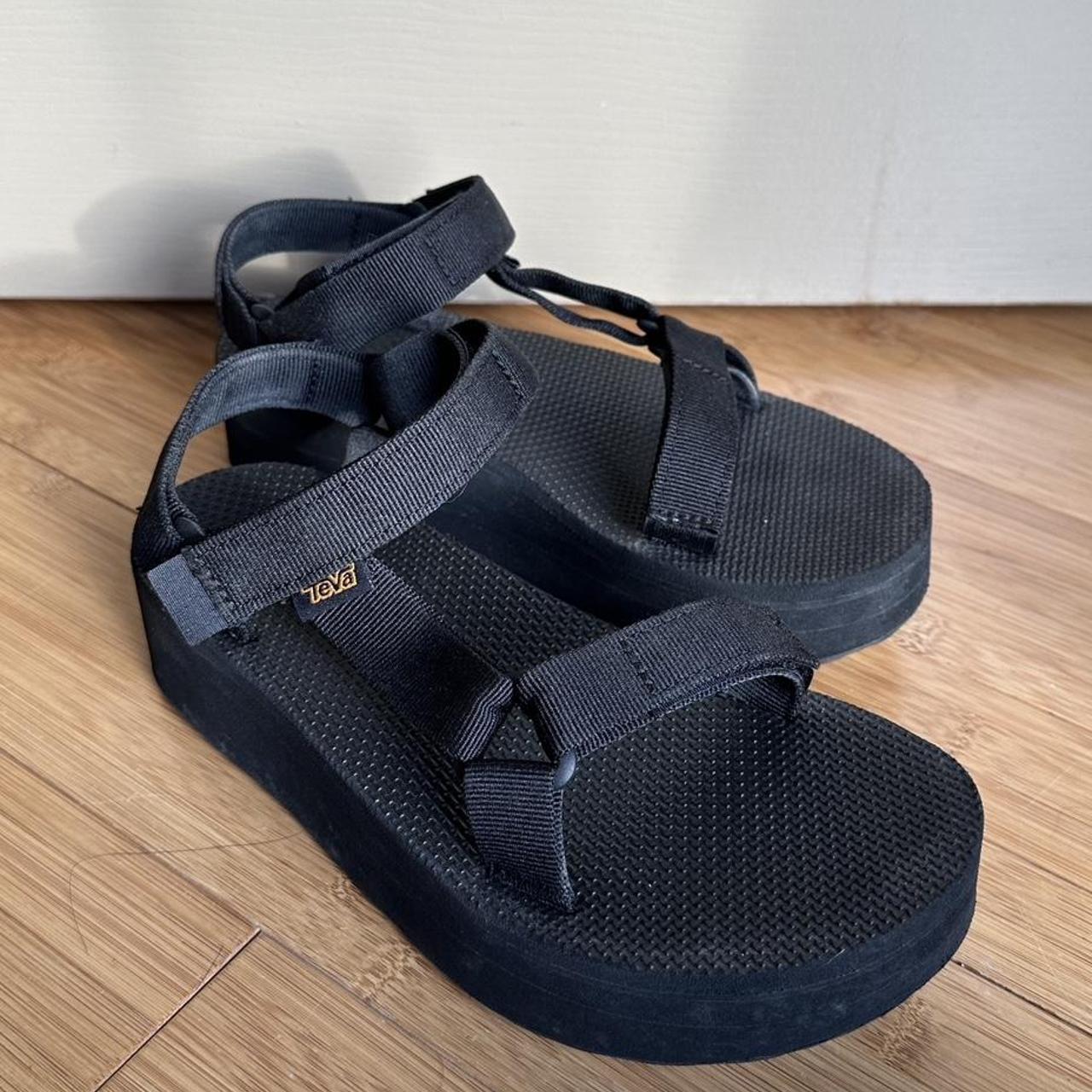 Teva] Flatform Universal Sandal- Chara Black – Got Your Shoes