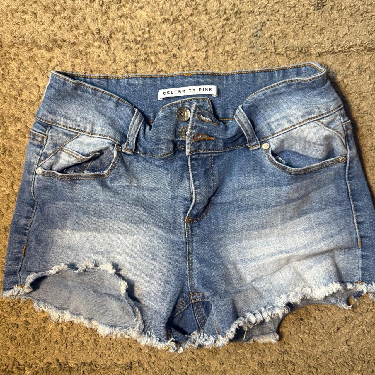 item listed by briyahhh