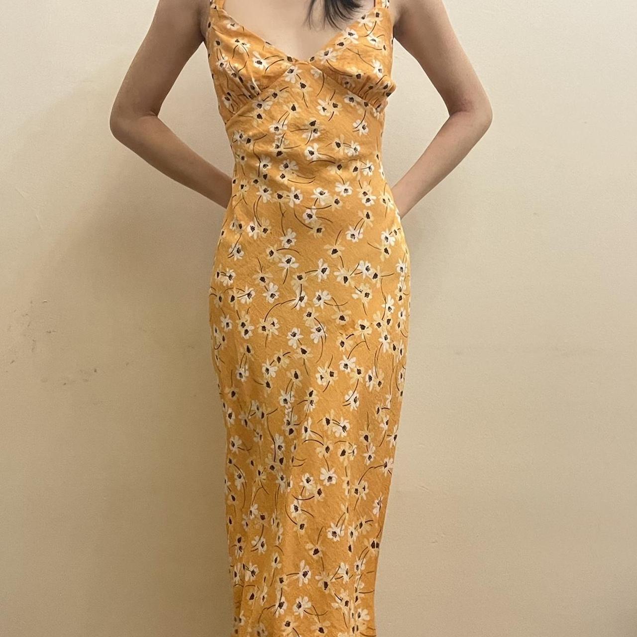 Super cute VRG GRL mandarin floral maxi dress Depop