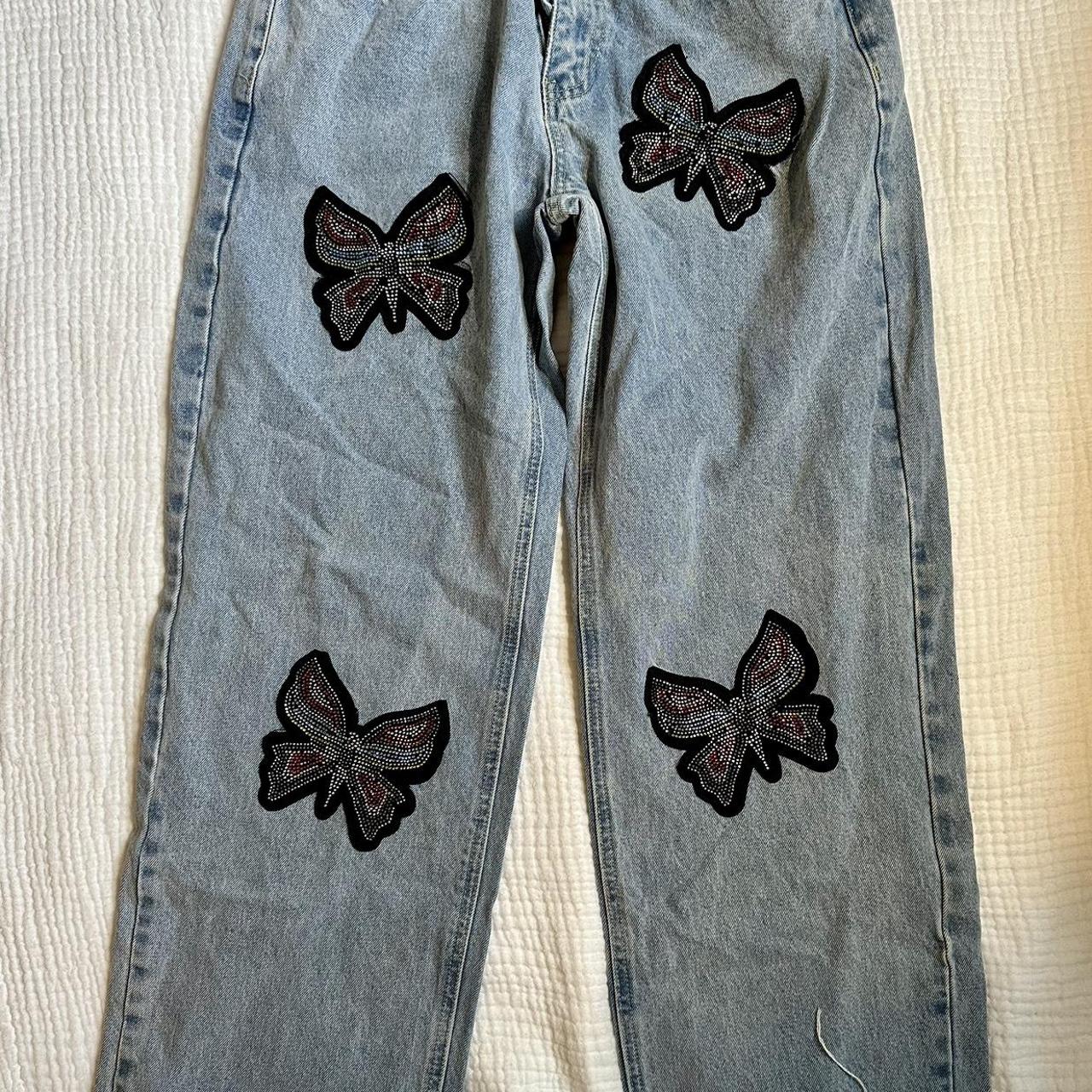 White Fox low rise, baggy jeans with Depop