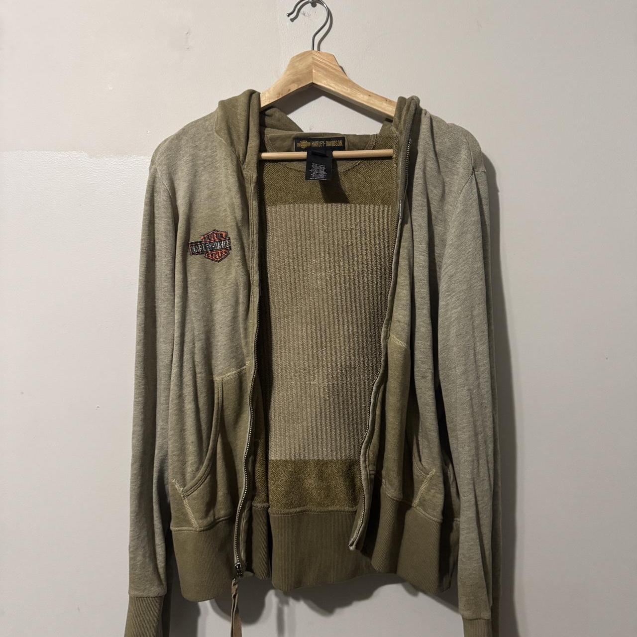 item listed by dahlialy