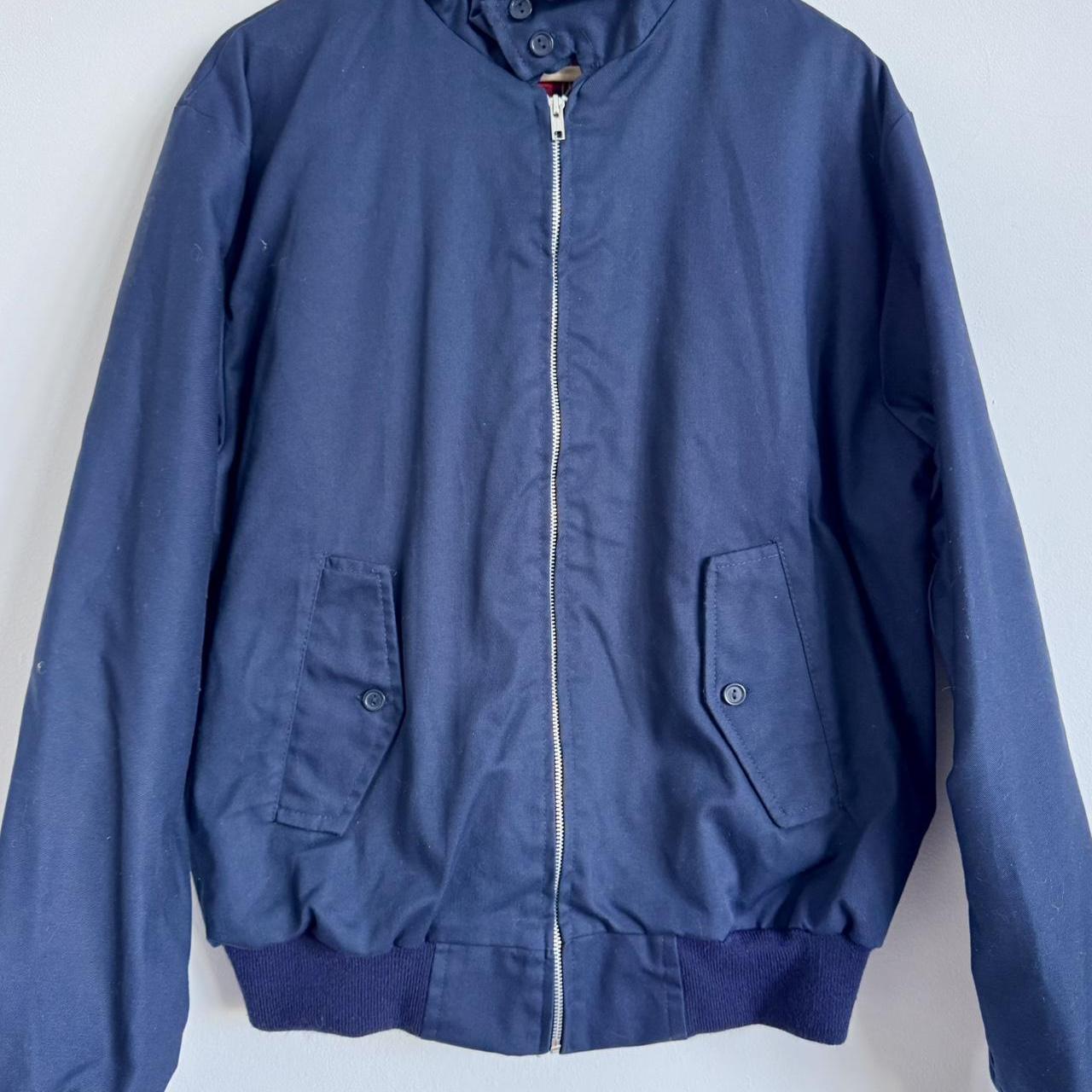 item listed by bearbostock
