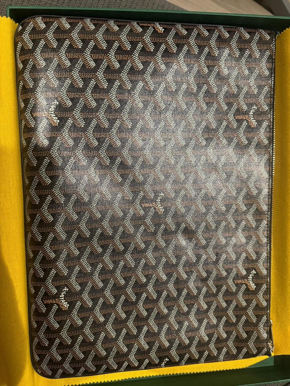 Goyard hotsell pouch sizes