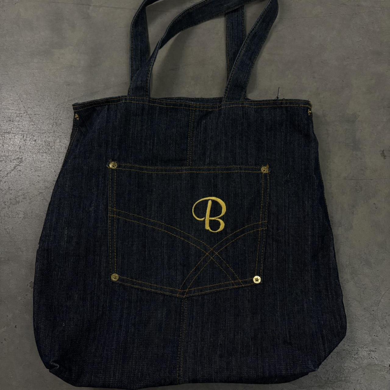 item listed by _y2kae_
