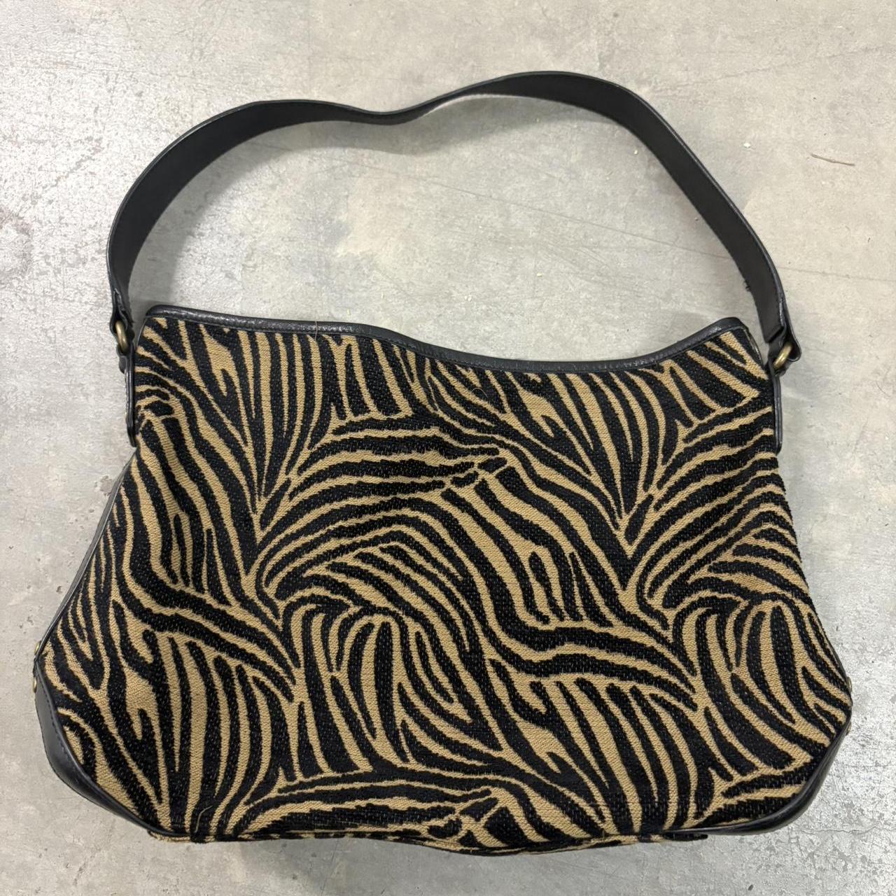item listed by _y2kae_