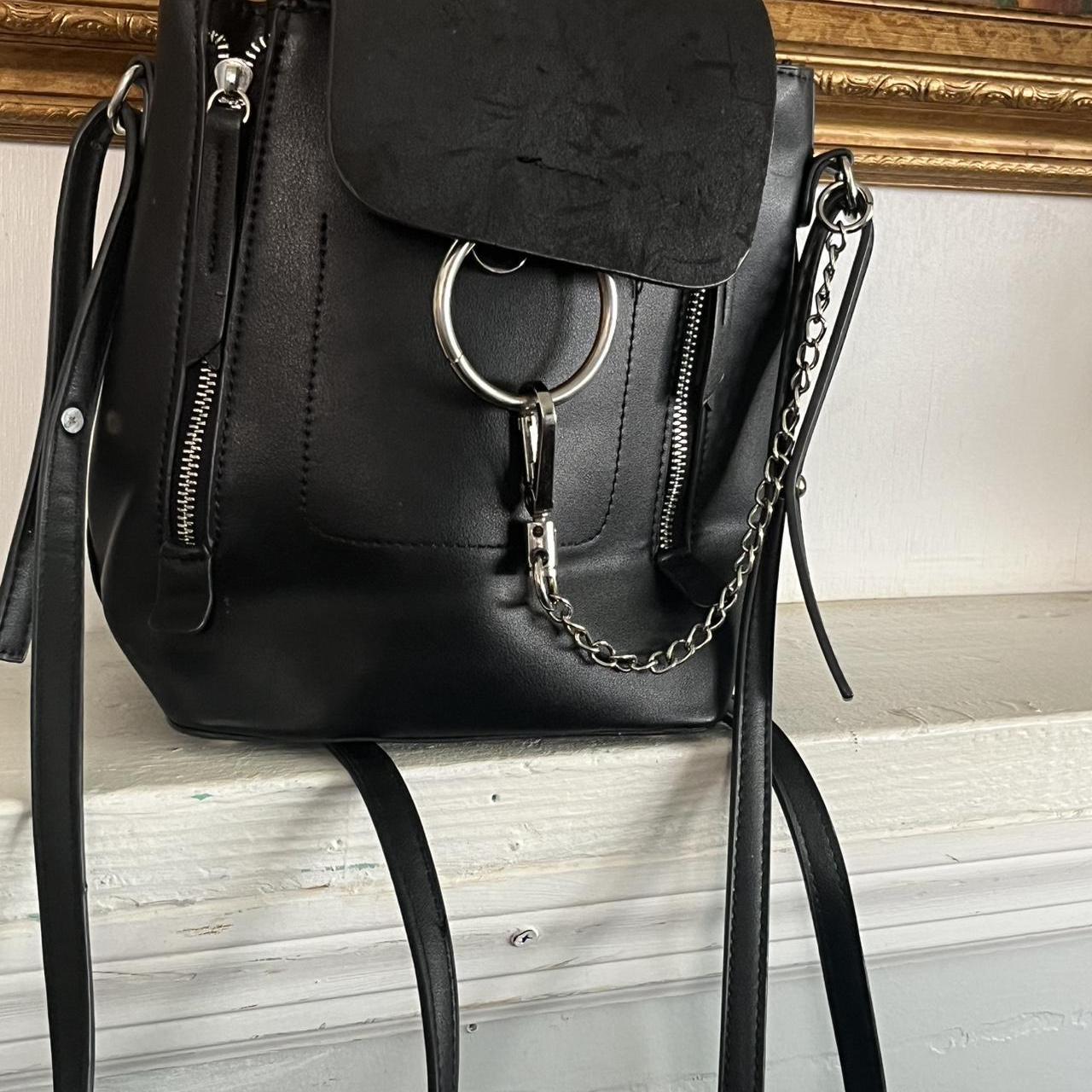 item listed by trash_n_treasurez