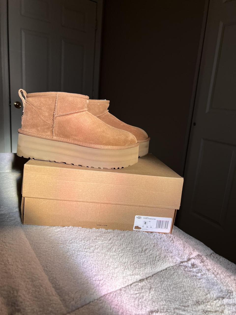 UGGS platform ultra mini Size 8 SOOO CUTE worn... - Depop