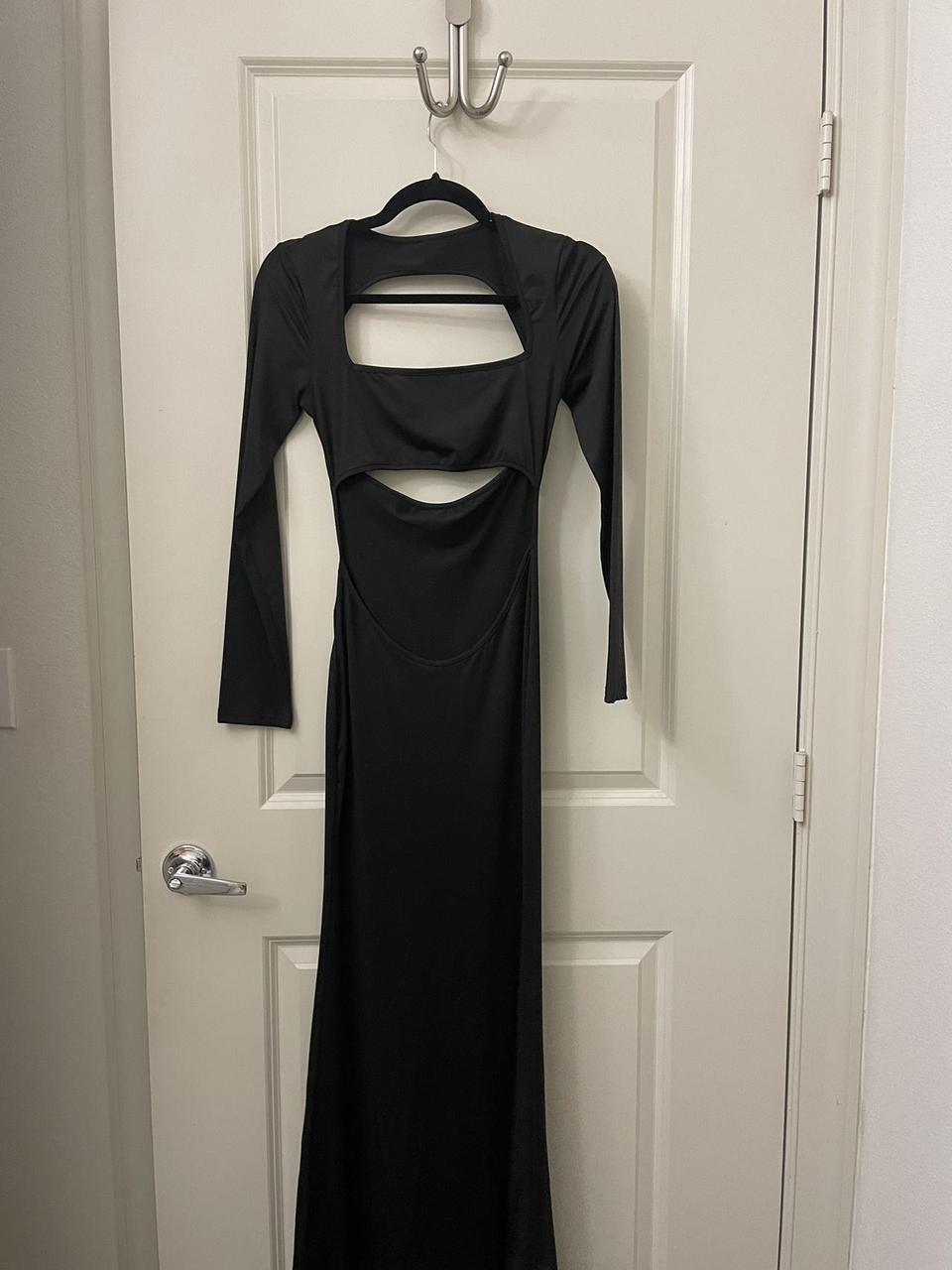 Black dress with stomach cut out best sale