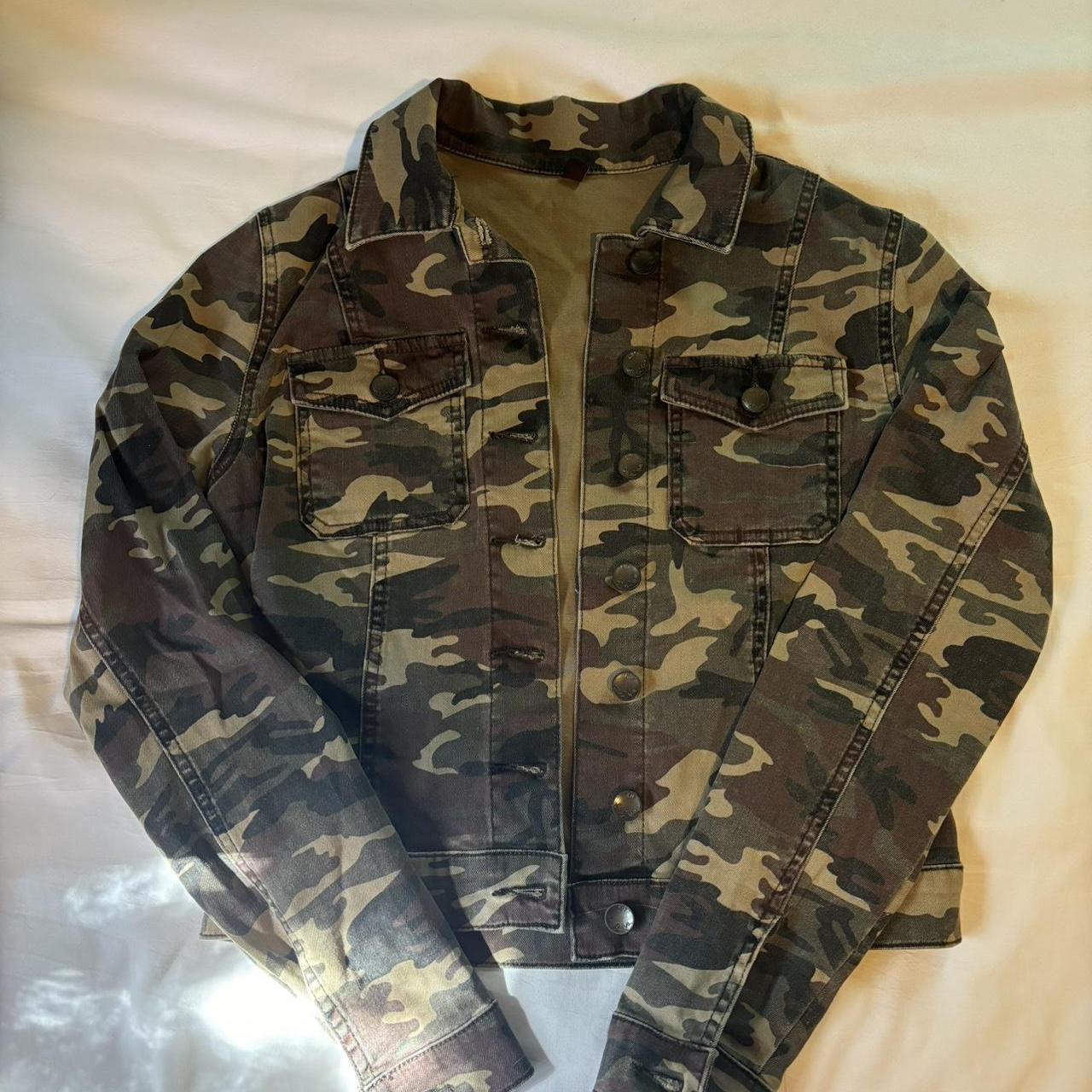Kut From the Kloth Camo Jacket Women's sz Medium | Depop