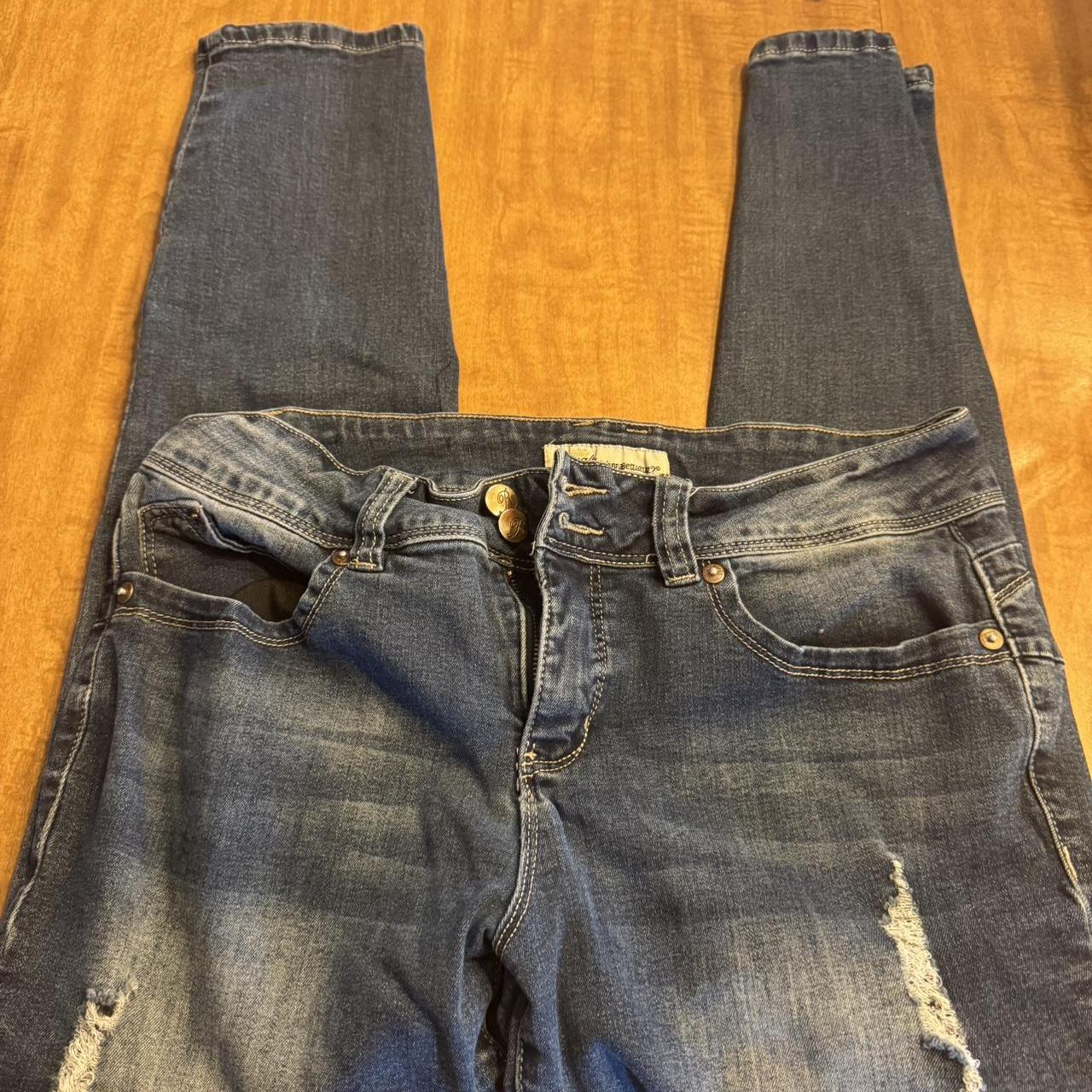 item listed by a_zthriftandvintage