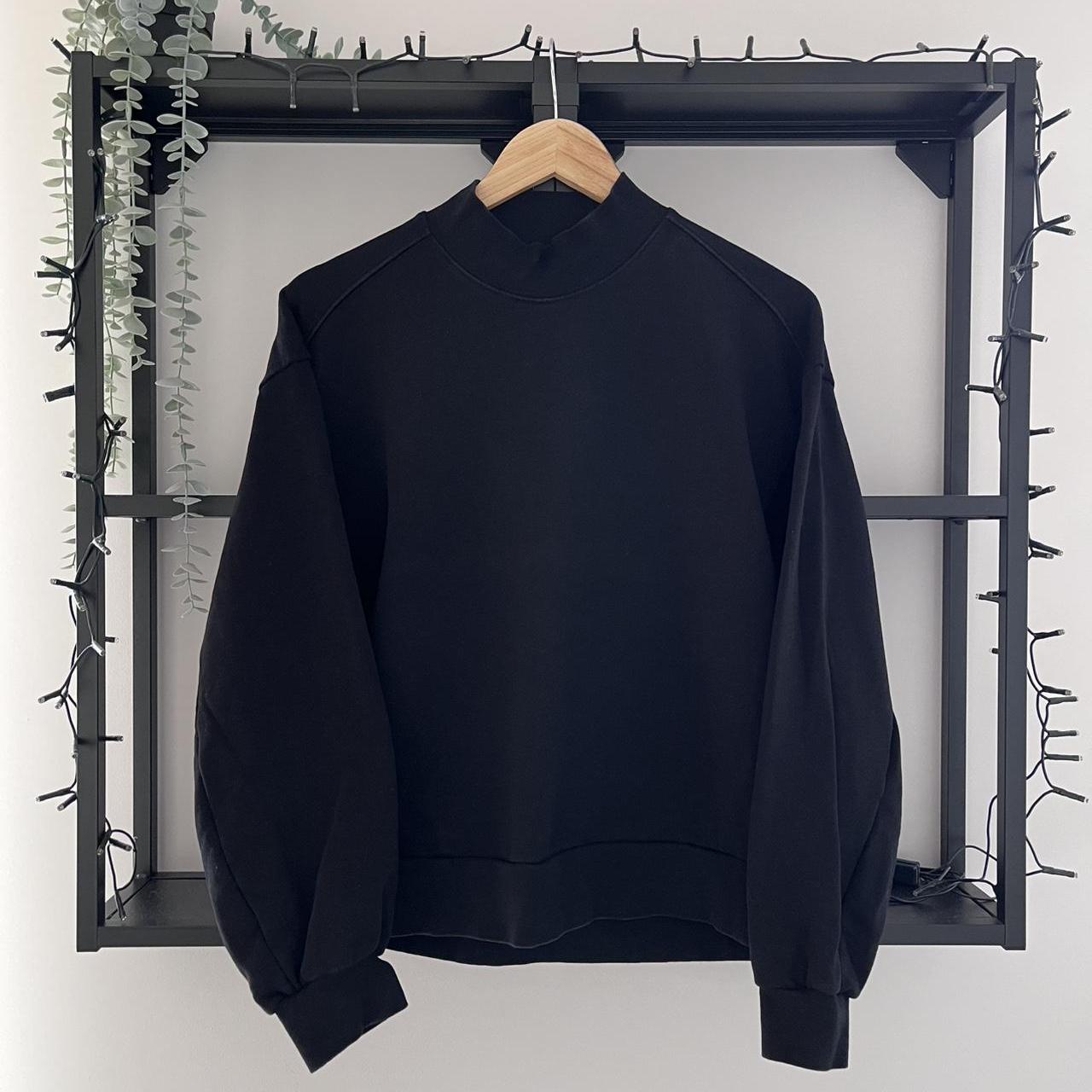 item listed by emilysclth