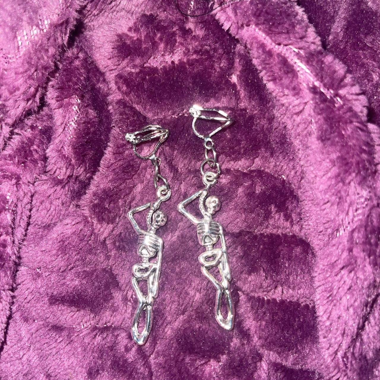 item listed by anneliese_day