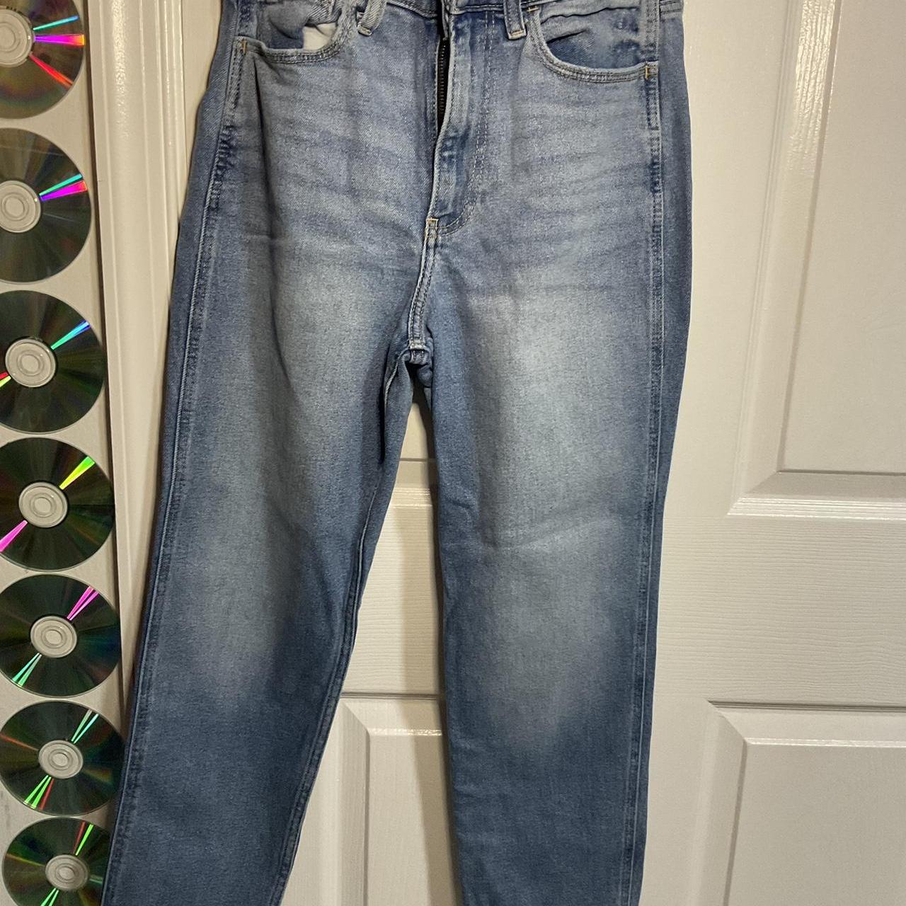 hollister high rise mom jeans dm for