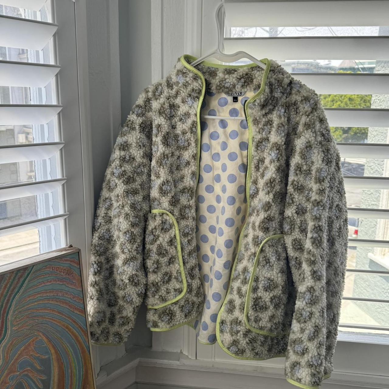 item listed by daphnegray