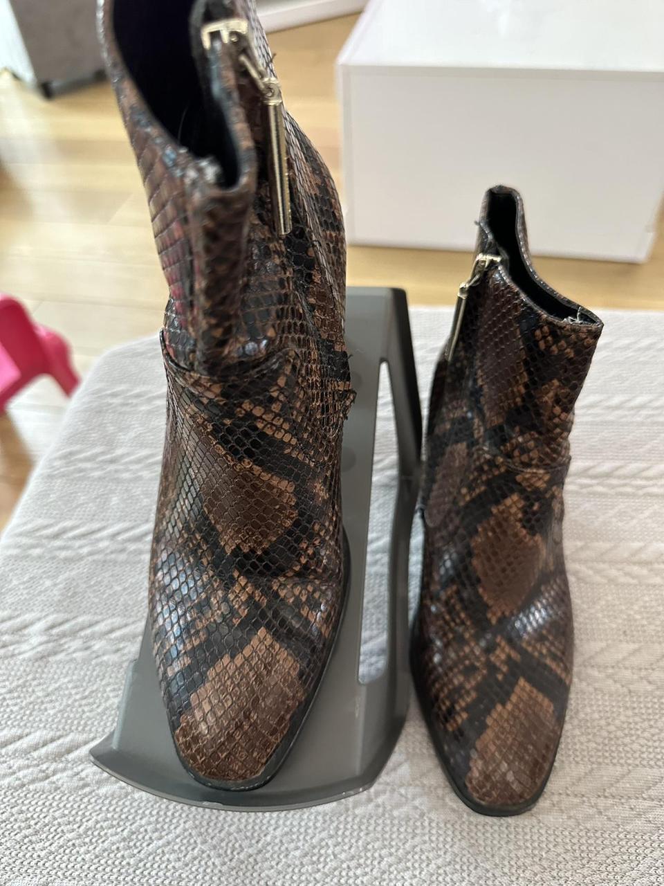 Snake boots zara on sale