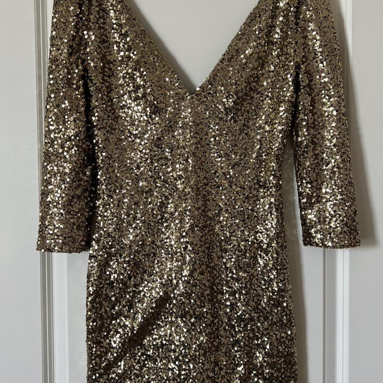 item listed by nicoleissellingstuff