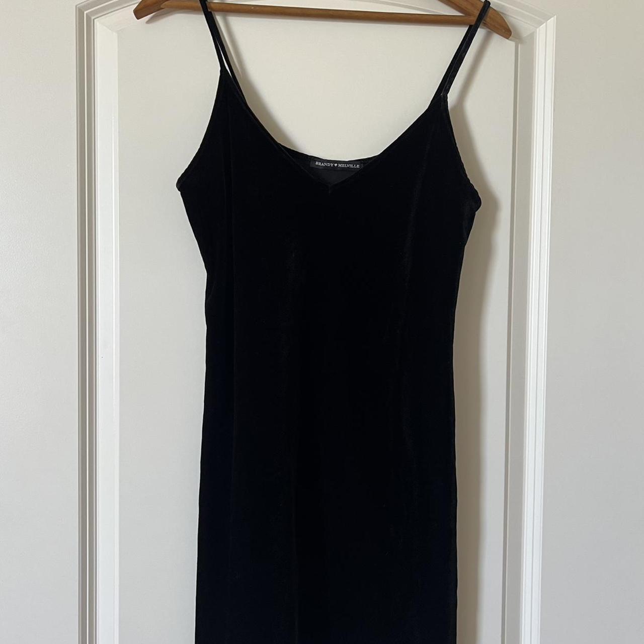 item listed by nicoleissellingstuff