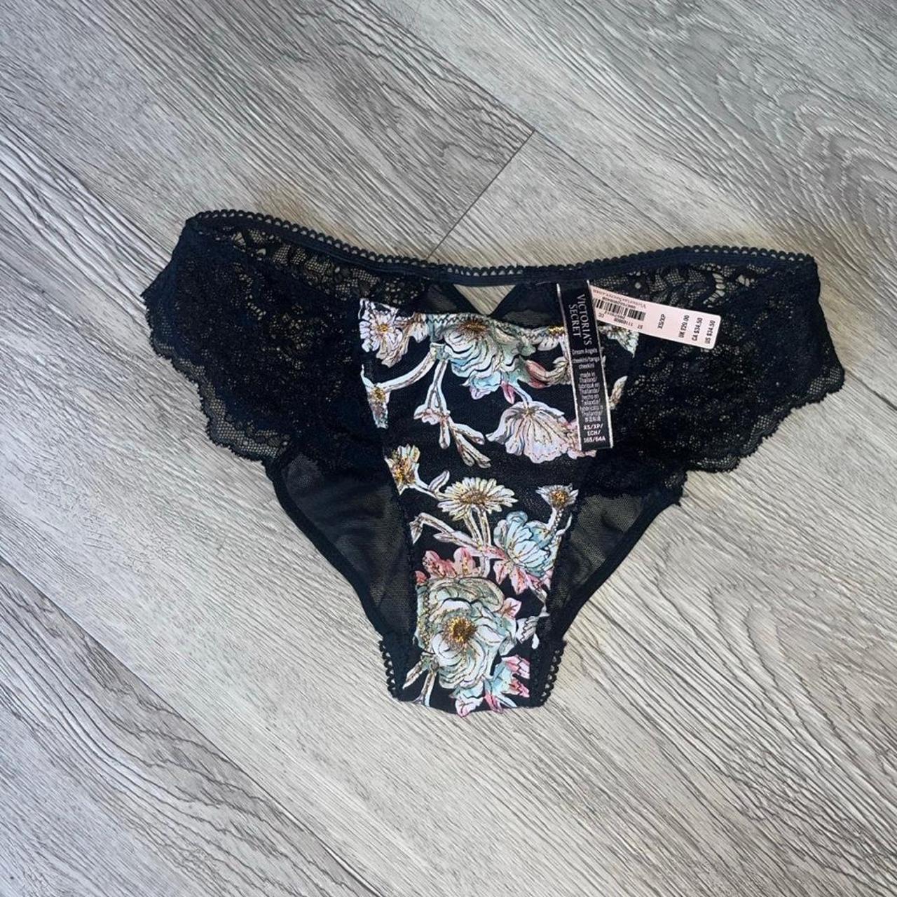 NWT Size Medium bundle of 3 Victoria's Secret wide - Depop