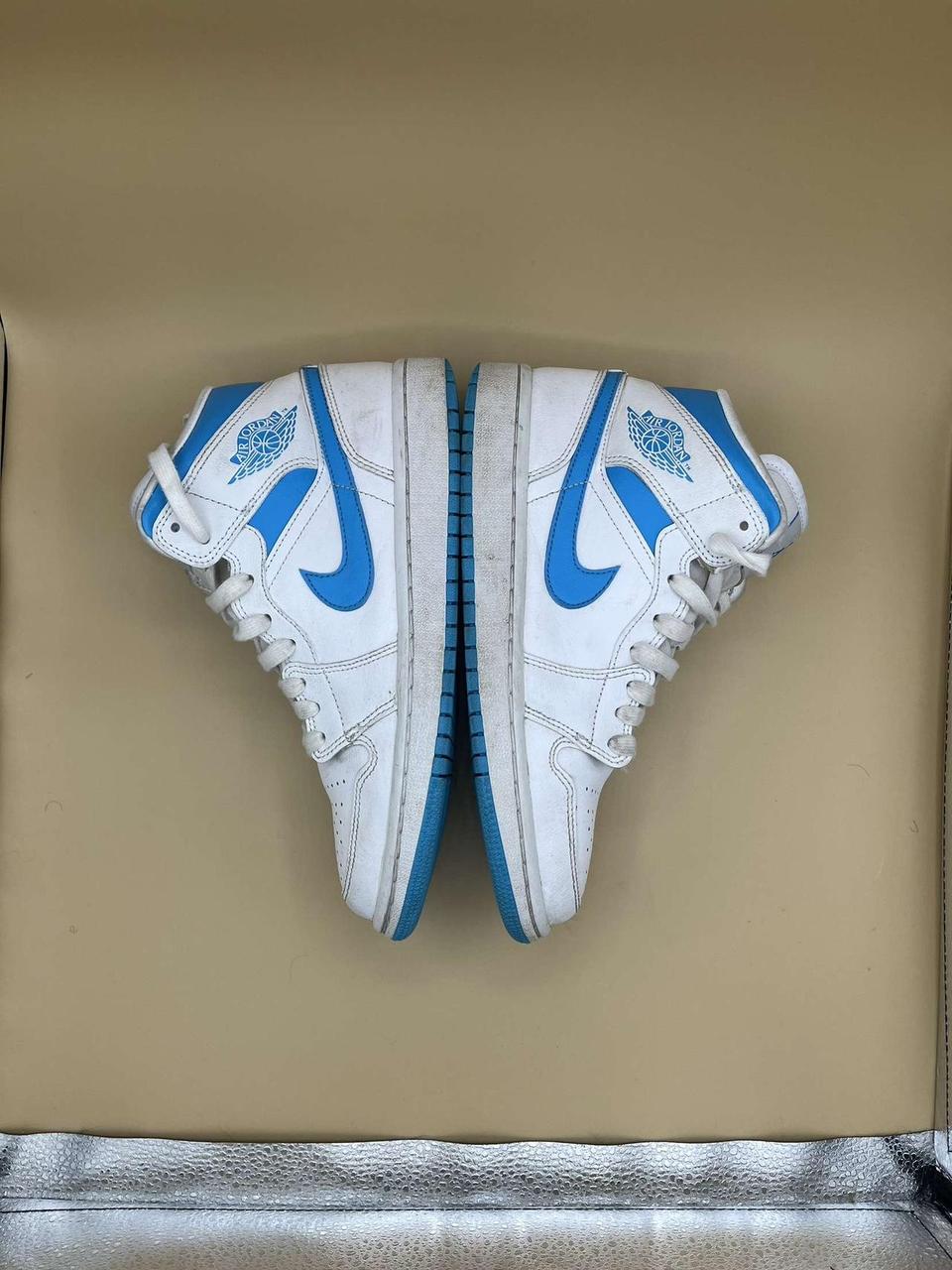 the new jordans blue and white