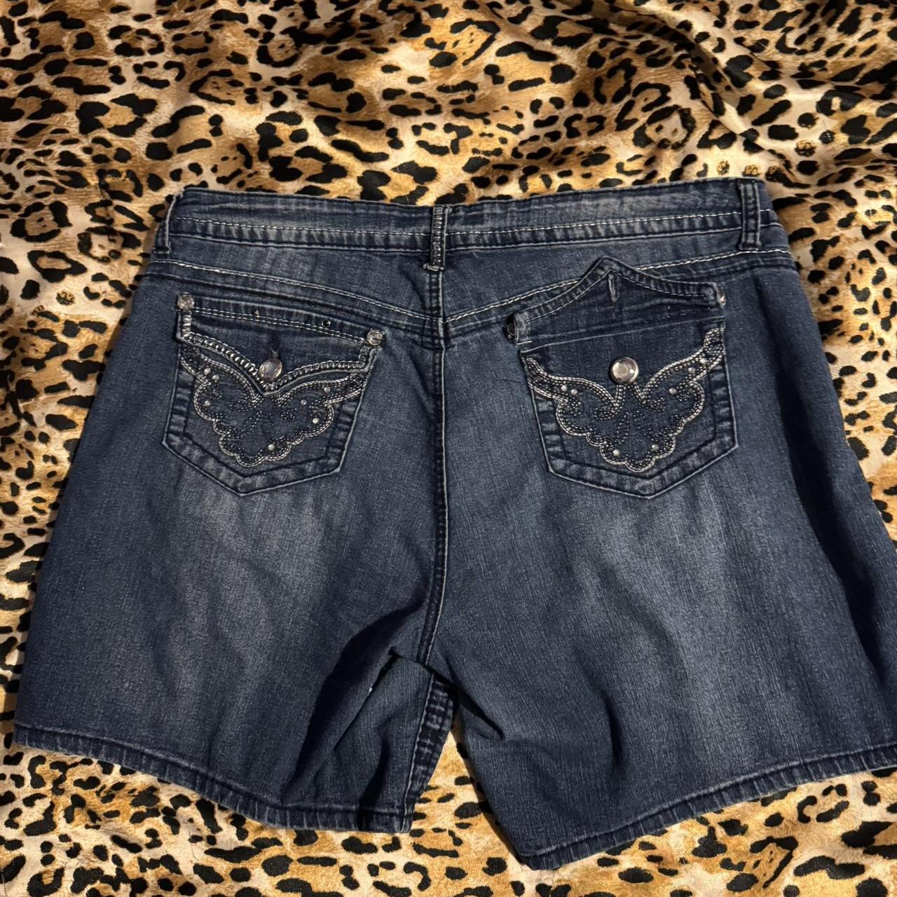 item listed by venusthrift03