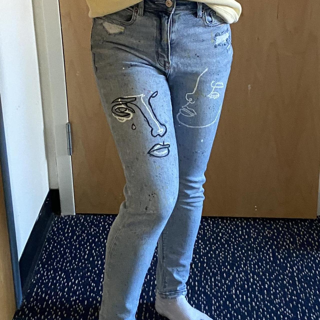 Painted American Eagle light wash stretch mom