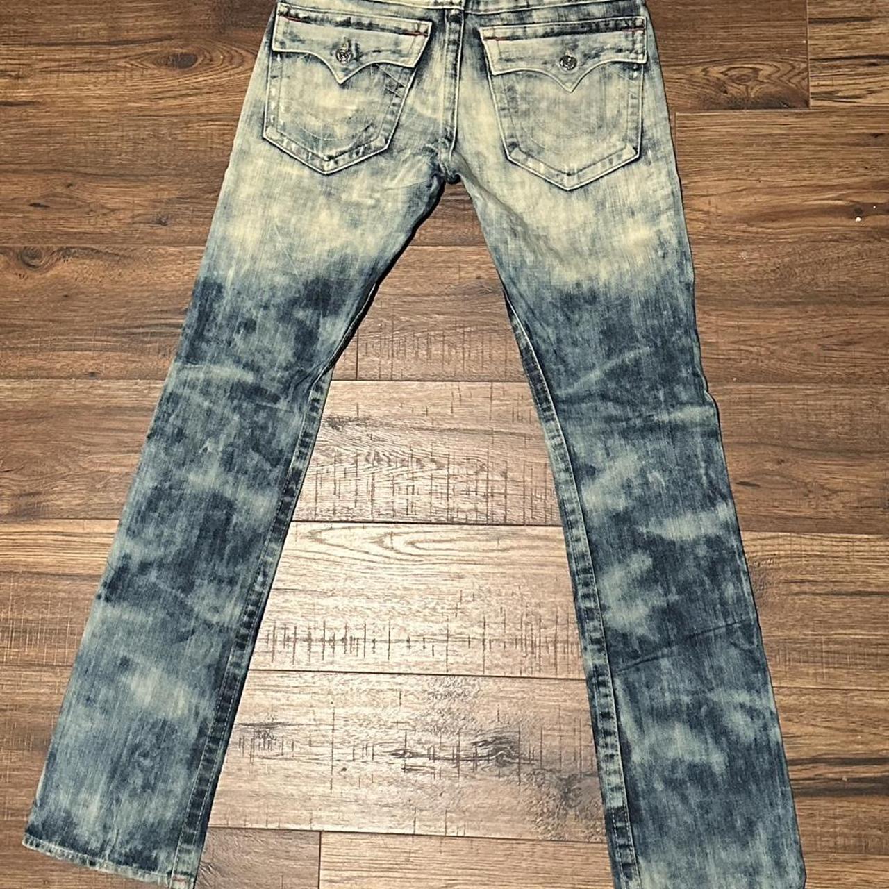 item listed by alexx222