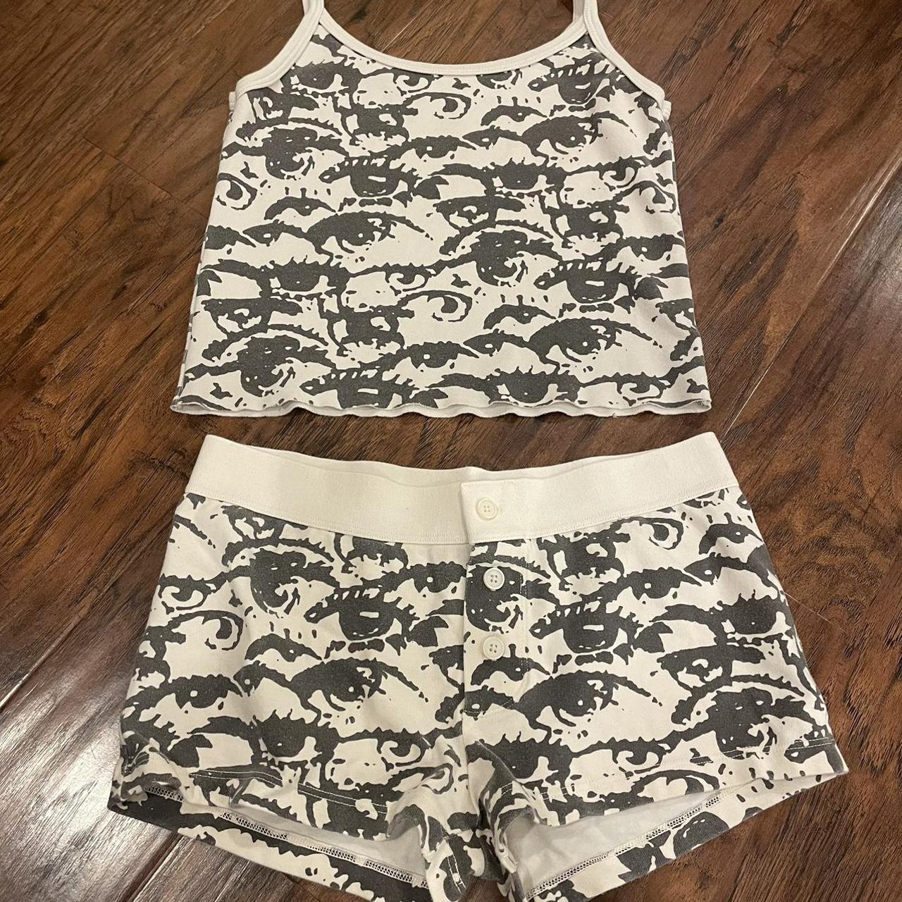 item listed by hannaholaire