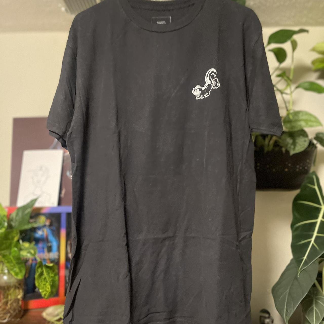 Vans store skunk shirt