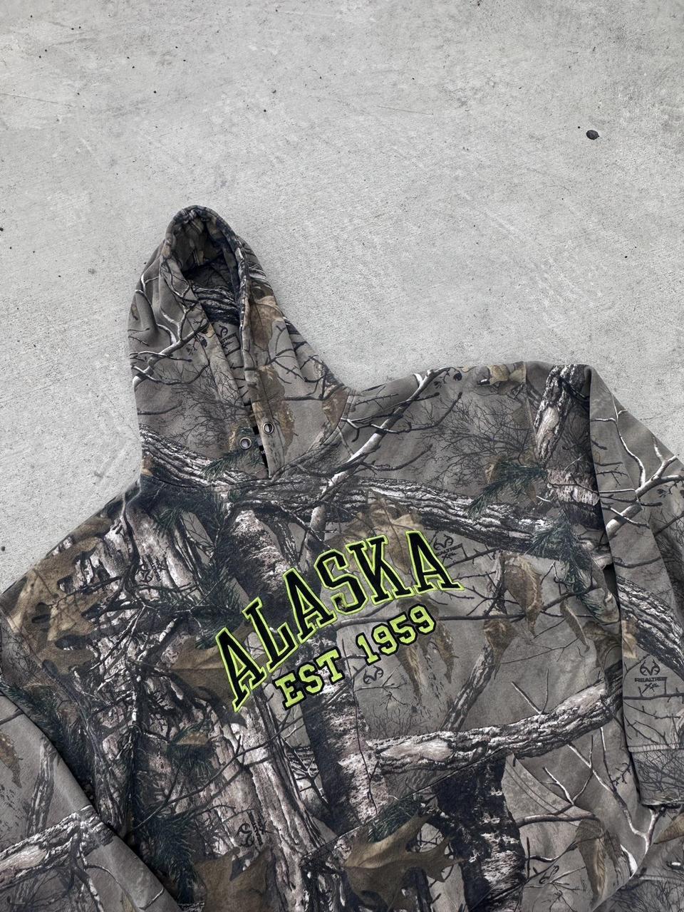 Vintage Alaska camouflage hoodie size... - Depop